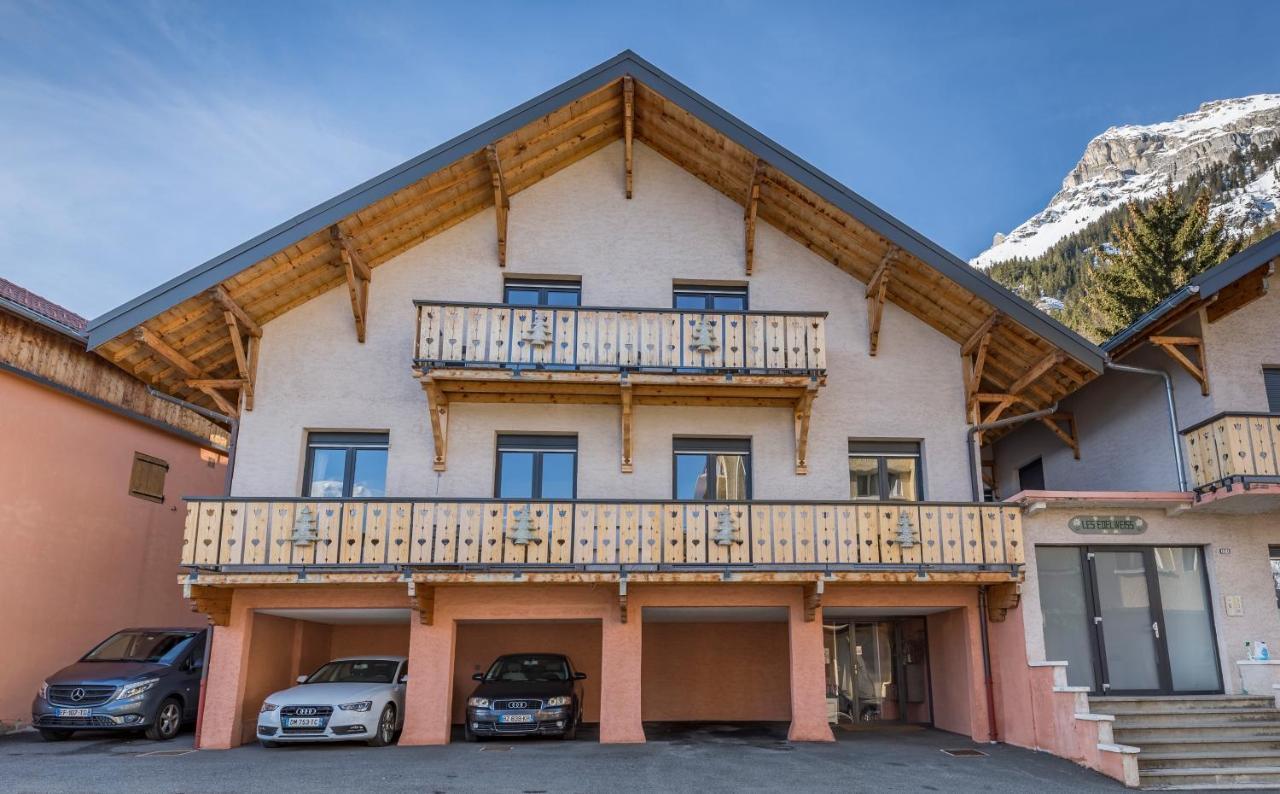 Les Edelweiss Mont-Blanc - Gite Classe 3 Etoiles Passy  Exterior photo